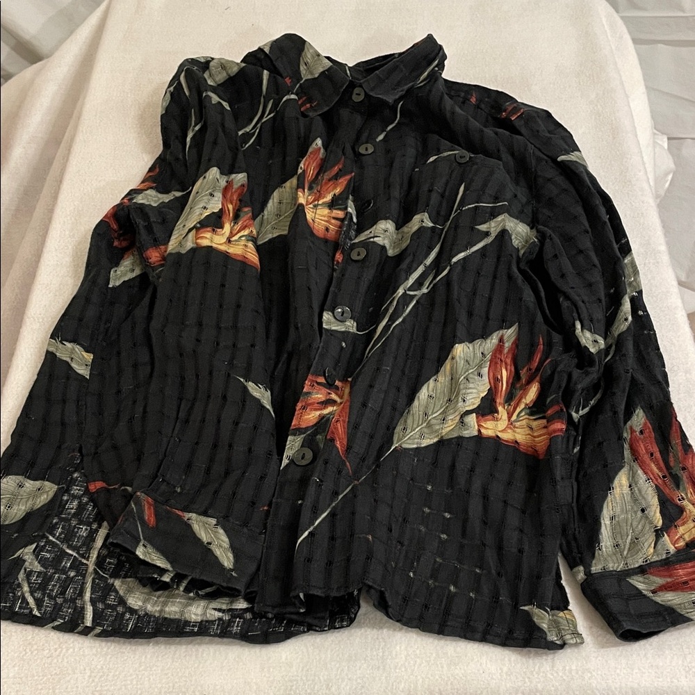 Black Floral Button-Front Women's Top